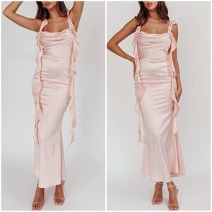 NWT SELFIE LESLIE HERE COMES THE SUN
Blushing Ruffle Trim Midi Dress Baby Pink